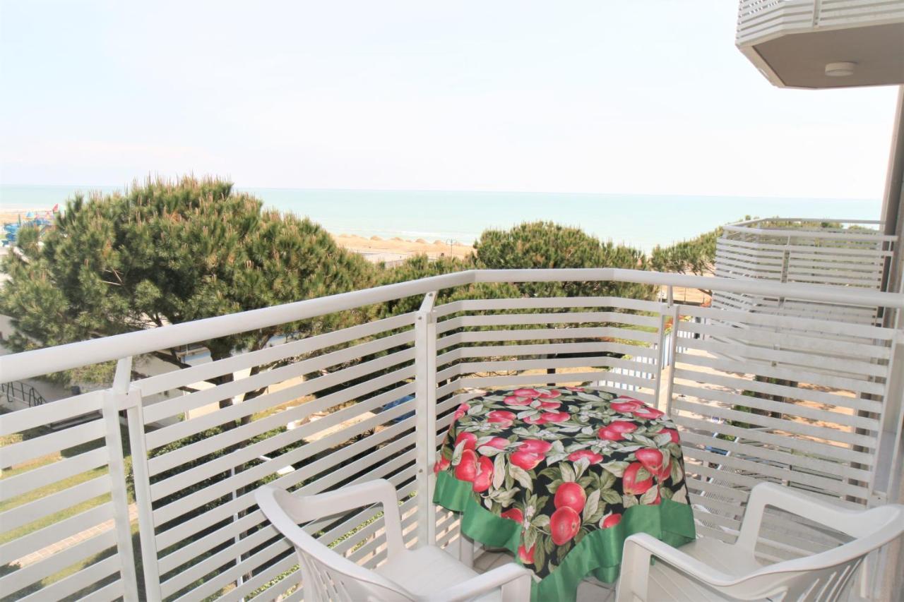 Apartmán Brioni Fronte Mare Lido di Jesolo Exteriér fotografie
